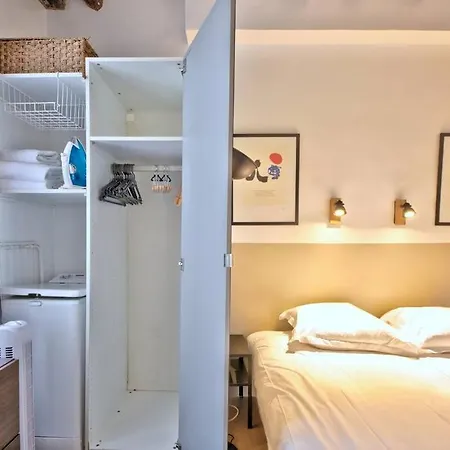Appartamento 1 Bedroom Only 15 Min Walk To The Louvre Parigi