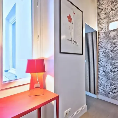 Appartamento 1 Bedroom Only 15 Min Walk To The Louvre