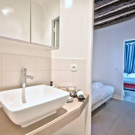 1 Bedroom Only 15 Min Walk To The Louvre Appartamento
