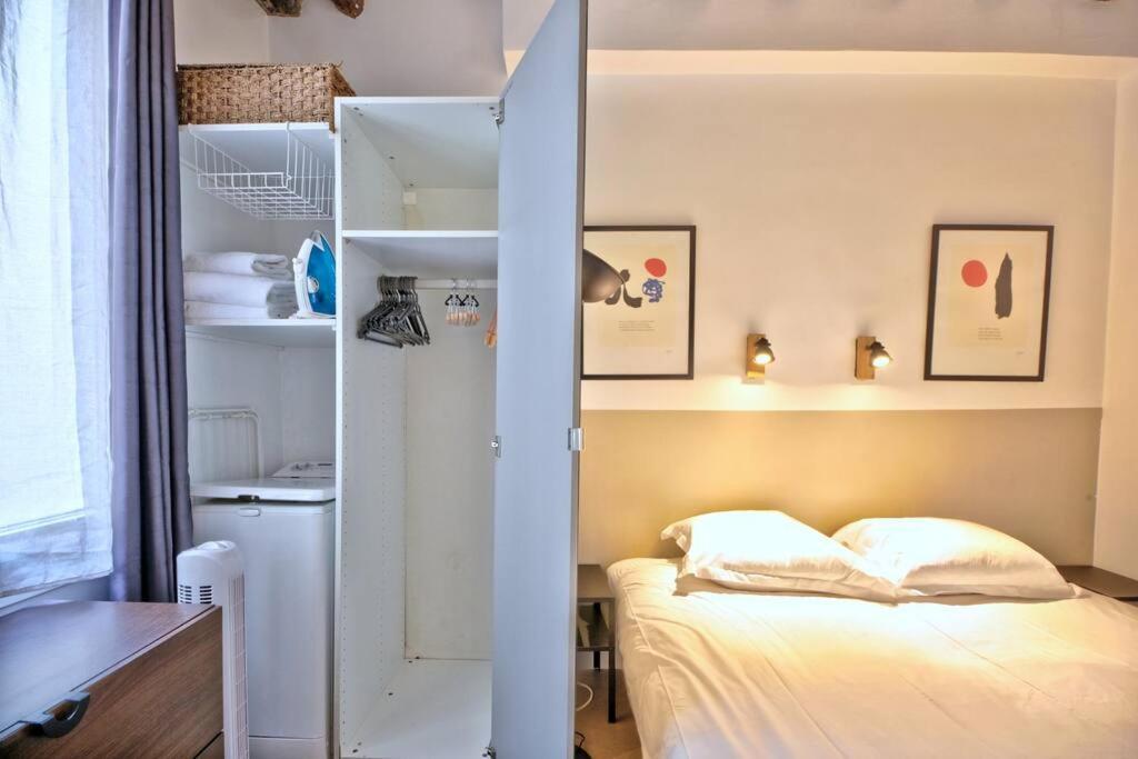Appartamento 1 Bedroom Only 15 Min Walk To The Louvre Parigi