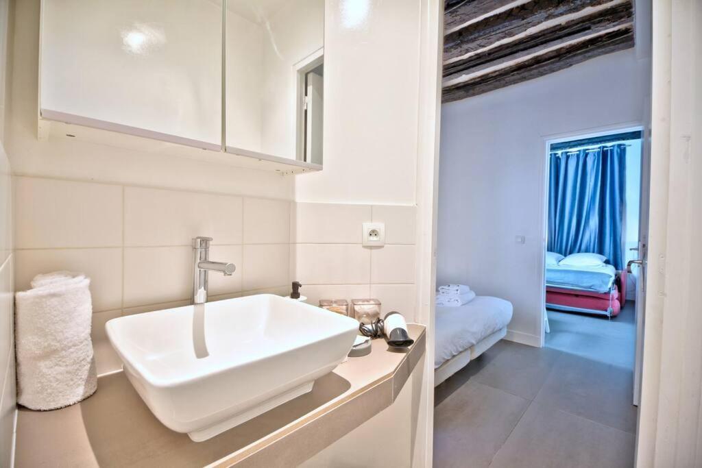1 Bedroom Only 15 Min Walk To The Louvre Appartamento